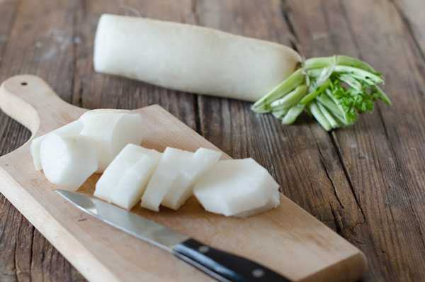 Củ cải trắng có chứa nhiều nhiều dưỡng chất giúp tăng hệ miễn dịch hô hấp, giảm ho cho bé