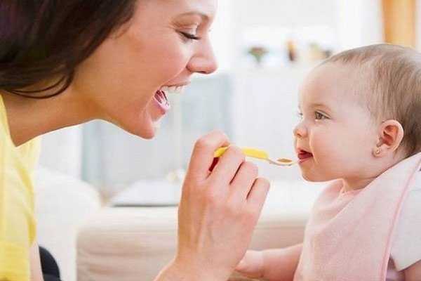 Mẹ lựa chọn các loại siro ho thảo dược vừa có tác dụng giảm ho tiêu đờm hiệu quả vừa an toàn cho bé