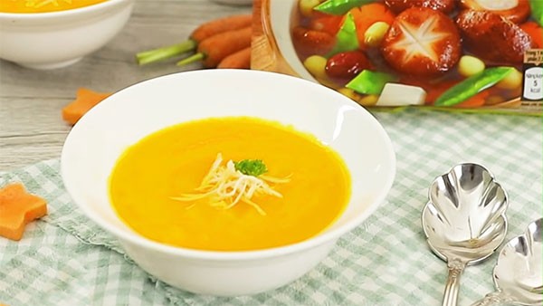Súp cà rốt là món ăn thơm ngon, phù hợp cho trẻ từ 6 tháng - 1 tuổi khi bị ho có đờm.